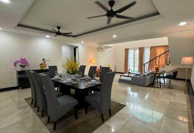 Kiara Peak (Puncak Kiara)