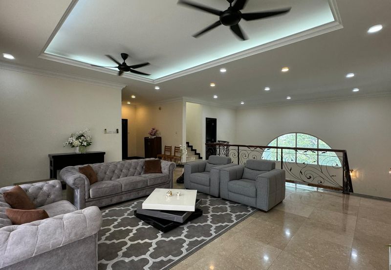 Kiara Peak (Puncak Kiara)