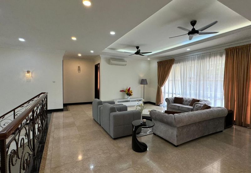 Kiara Peak (Puncak Kiara)