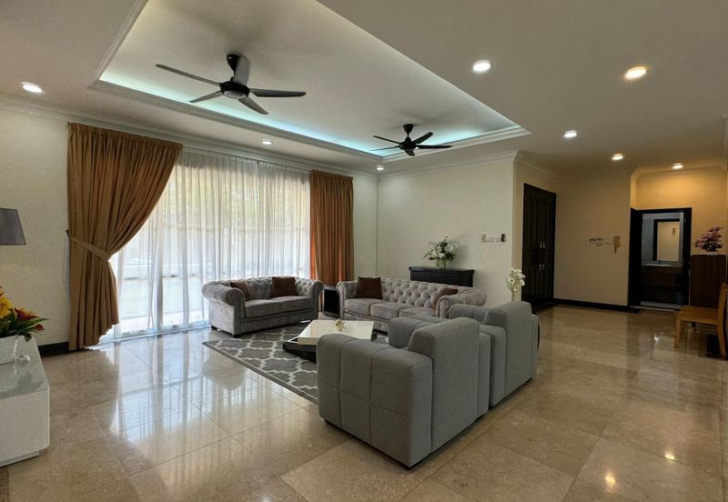 Kiara Peak (Puncak Kiara)