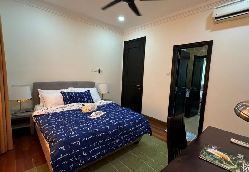 Kiara Peak (Puncak Kiara)