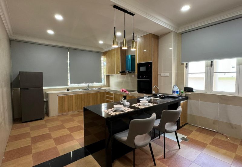 Kiara Peak (Puncak Kiara)