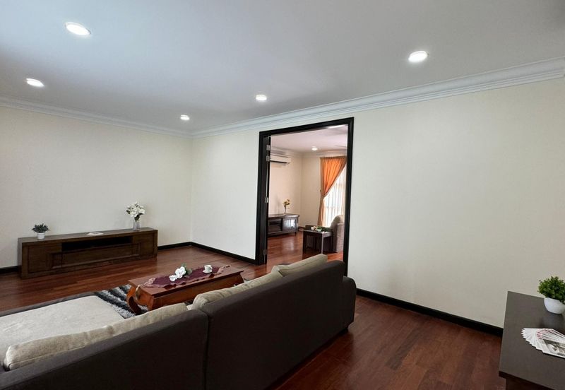 Kiara Peak (Puncak Kiara)