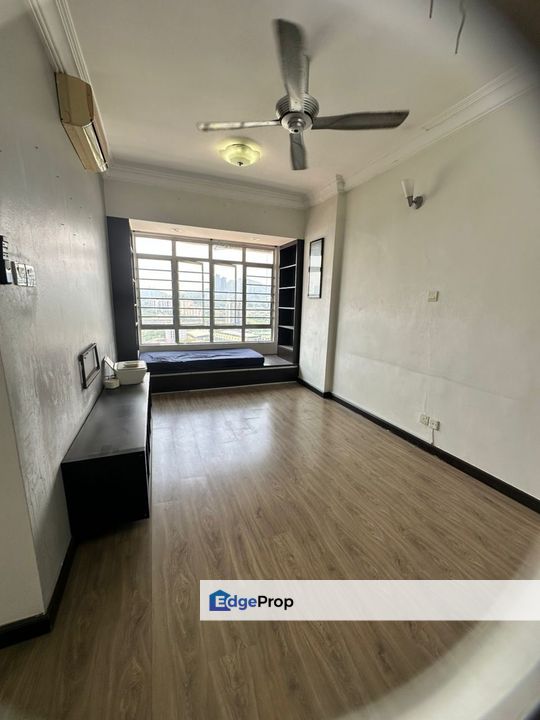 High Floor 3-Bedroom Suria Kip with KLCC View – Partial Furnished, Kuala Lumpur, Kepong