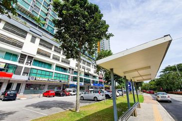 Vista Alam Serviced Apartment