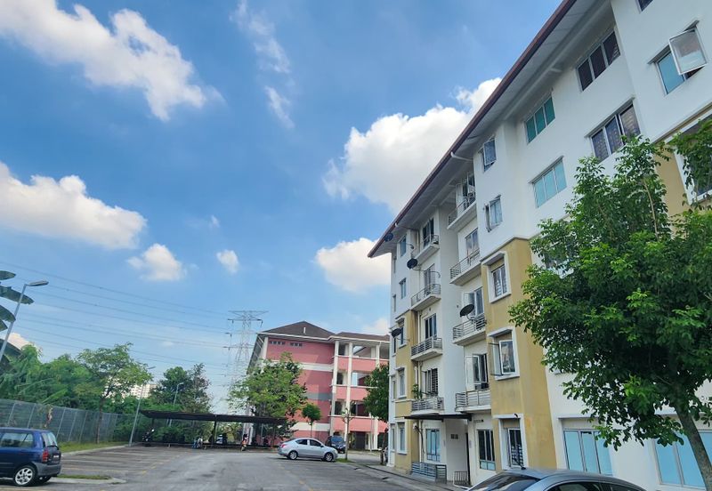 Akasia Apartment ( Setia Alam )