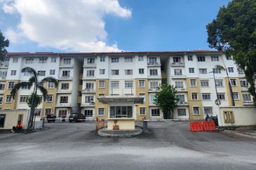 Akasia Apartment ( Setia Alam )