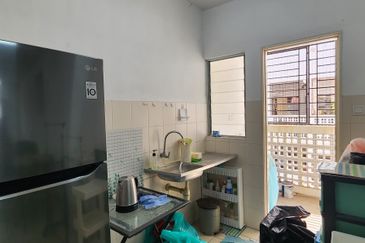 Akasia Apartment ( Setia Alam )