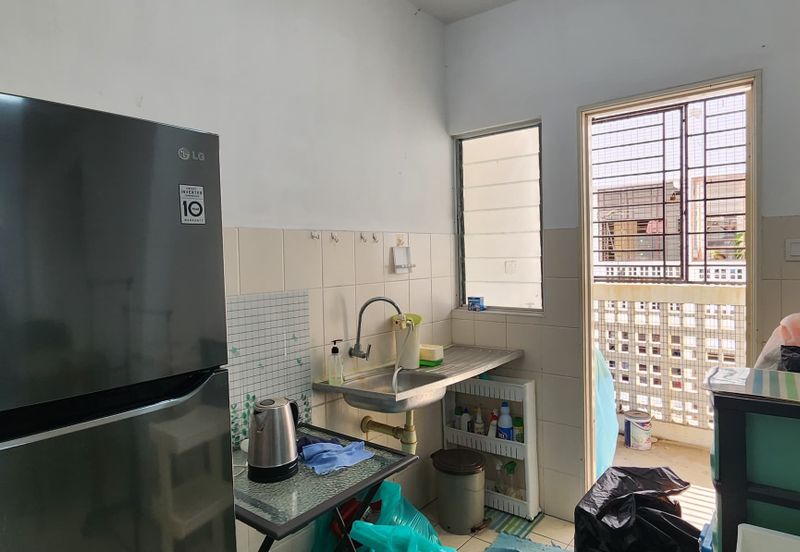 Akasia Apartment ( Setia Alam )