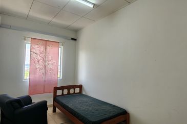 Akasia Apartment ( Setia Alam )