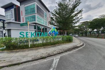 Sekitar 26 Seksyen 26 Shah Alam 3 Storey Semi-D Factory