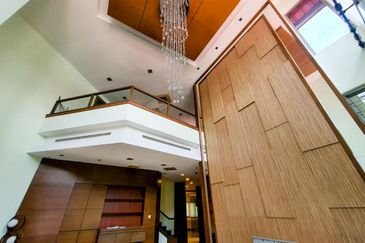 Titian, Bukit Jelutong