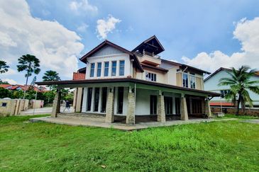 Titian, Bukit Jelutong