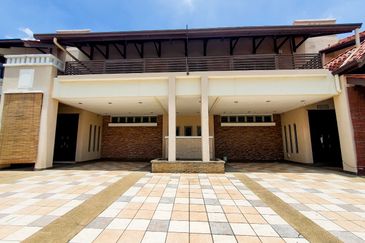 Titian, Bukit Jelutong