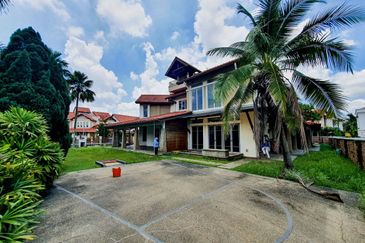 Titian, Bukit Jelutong