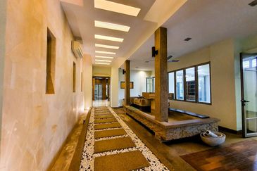 Titian, Bukit Jelutong