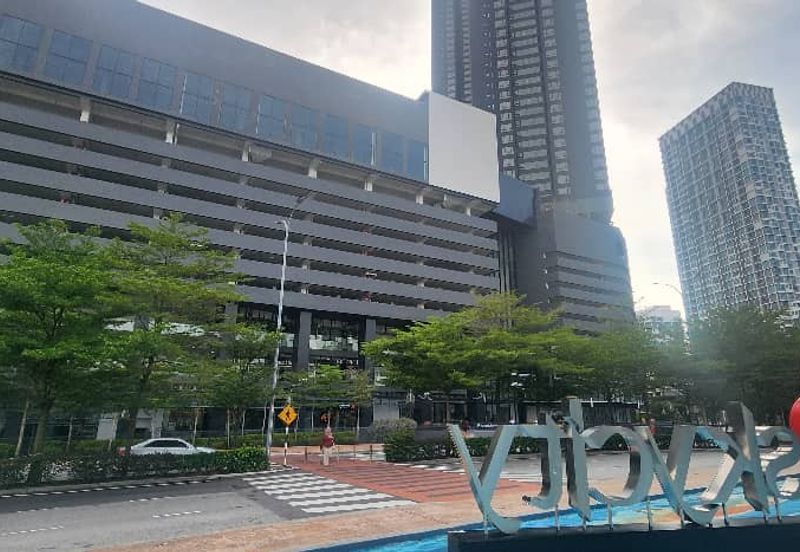 8 Premier @ i-City Finance Avenue