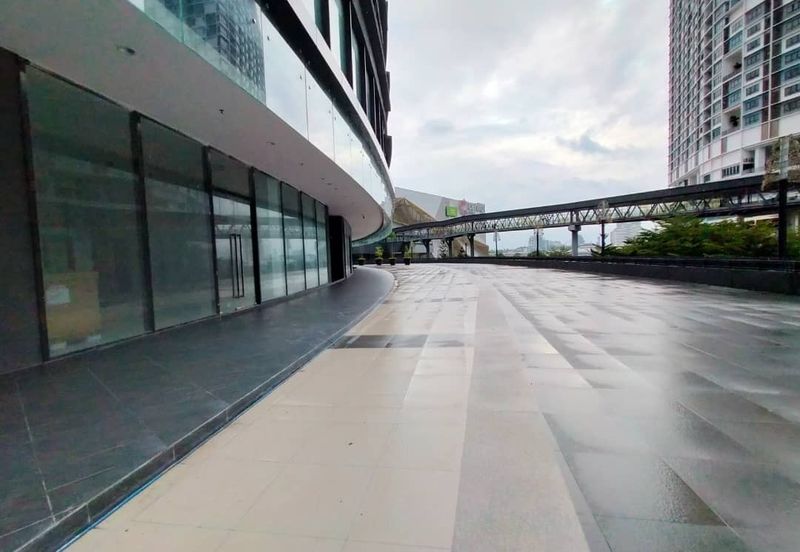 8 Premier @ i-City Finance Avenue