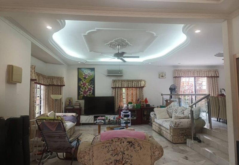 SL 8, Bandar Sungai Long