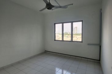 For RENT: Level 3, Idaman Residensi Selangorku,  Cyberjaya (NZ)