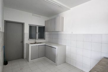For RENT: Level 3, Idaman Residensi Selangorku,  Cyberjaya (NZ)