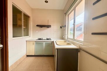 FOR SALE : 3.5 Storey Terrace House Superlink Bukit Wangsamas , Wangsa Maju KL - DS