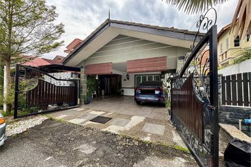 Taman Seroja, Bandar Baru Salak Tinggi