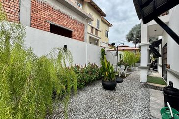 Taman Seroja, Bandar Baru Salak Tinggi