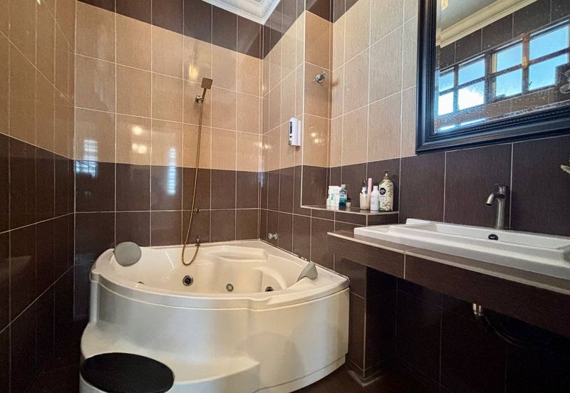 Taman Seroja, Bandar Baru Salak Tinggi