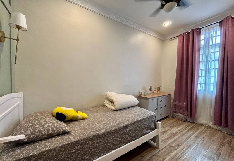 Taman Seroja, Bandar Baru Salak Tinggi