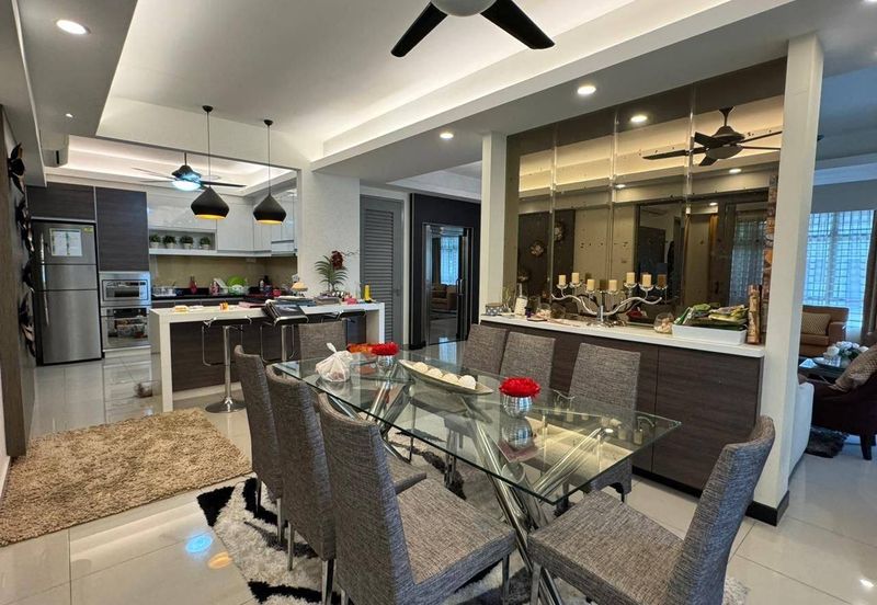 DANAU MUTIARA PRESINT 16 PUTRAJAYA 2.5 STOREY BUNGALOW FOR SALE LOCK STOCK AND BARREL WITH LIFT 