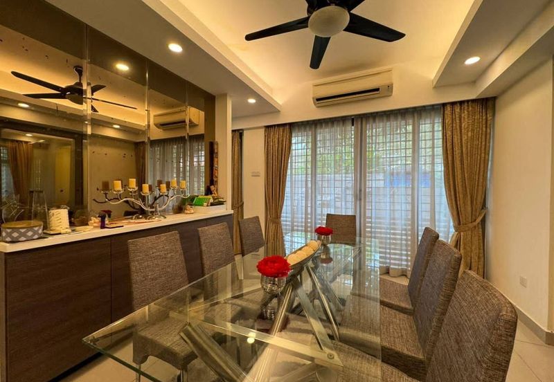 DANAU MUTIARA PRESINT 16 PUTRAJAYA 2.5 STOREY BUNGALOW FOR SALE LOCK STOCK AND BARREL WITH LIFT 