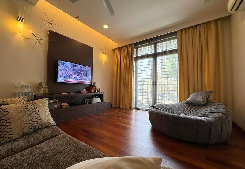 DANAU MUTIARA PRESINT 16 PUTRAJAYA 2.5 STOREY BUNGALOW FOR SALE LOCK STOCK AND BARREL WITH LIFT 