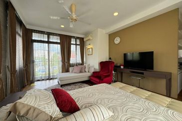 DANAU MUTIARA PRESINT 16 PUTRAJAYA 2.5 STOREY BUNGALOW FOR SALE LOCK STOCK AND BARREL WITH LIFT 