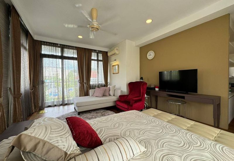 DANAU MUTIARA PRESINT 16 PUTRAJAYA 2.5 STOREY BUNGALOW FOR SALE LOCK STOCK AND BARREL WITH LIFT 