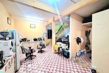 Taman Lembah Keramat AU5