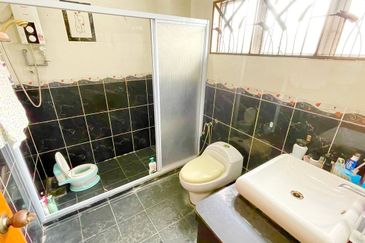 DEKAT SURAU❗️FACING OPEN Double Storey Semi D Seksyen 3 Shah Alam For Sale 