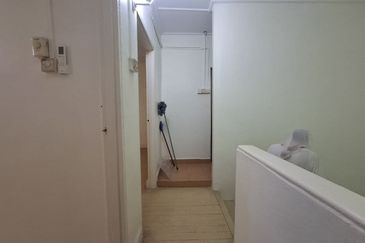 DOUBLE STOREY TERRACE JALAN CAREY PETALING JAYA FOR SALE