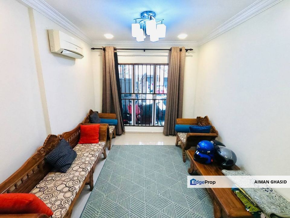 PARTIALLY FURNISHED❗️DOUBLE STOREY TERRACE INTERMEDIATE BUKIT BAYU SUBANG IMPIAN U10 SHAH ALAM FOR SALE , Selangor, Subang