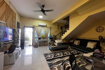 TERMURAH❗️GOOD CONDITION DOUBLE STOREY TERRACE TAMAN DESIRAN BAYU PUCHONG FOR SALE 