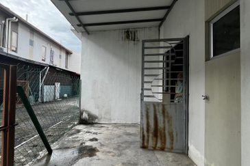 TERMURAH❗️GOOD CONDITION DOUBLE STOREY TERRACE TAMAN DESIRAN BAYU PUCHONG FOR SALE 