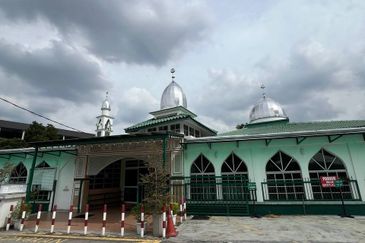 FACING OPEN❗️JALAN KAKI KE SURAU Double Storey Au2 Keramat KL FOR SALE 