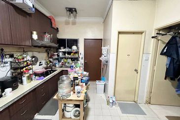 FREEHOLD❗️EXTENDED Double Storey Taman Pinggiran Usj Subang Jaya