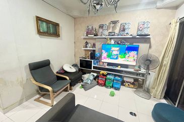 FREEHOLD❗️EXTENDED Double Storey Taman Pinggiran Usj Subang Jaya