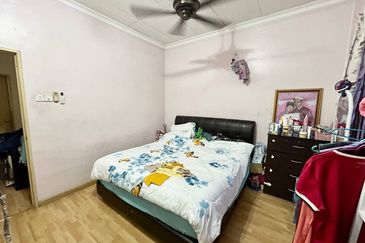 FREEHOLD❗️EXTENDED Double Storey Taman Pinggiran Usj Subang Jaya