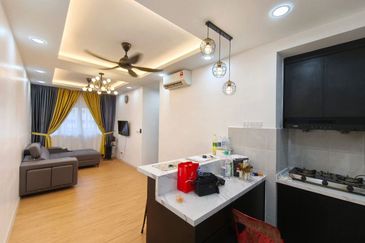 FURNISHED❗️GREAT CONDITION Pangsapuri Kemuning Idaman Kota Kemuning Shah Alam FOR SALE 