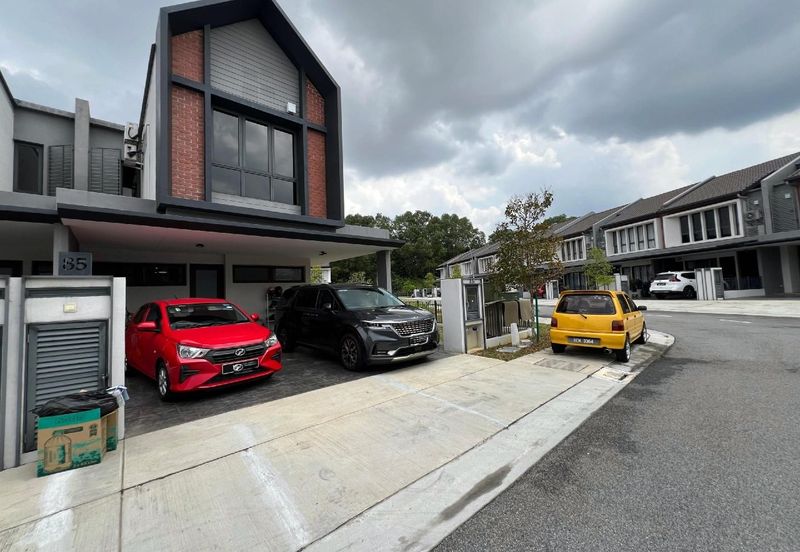 FURNISHED❗️CORNER LOT Double Storey Ilham Elmina Gardens Shah Alam FOR SALE 