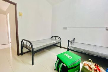 DEKAT LRT❗️JALAN PLUMBUM DOUBLE STOREY TERRACE SEKSYEN 7 SHAH ALAM FOR SALE 