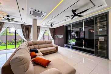 50X80❗️CORNER LOT SEMI D DOUBLE STOREY SETIA MAYURI SEMENYIH FOR SALE 