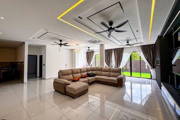 50X80❗️CORNER LOT SEMI D DOUBLE STOREY SETIA MAYURI SEMENYIH FOR SALE 